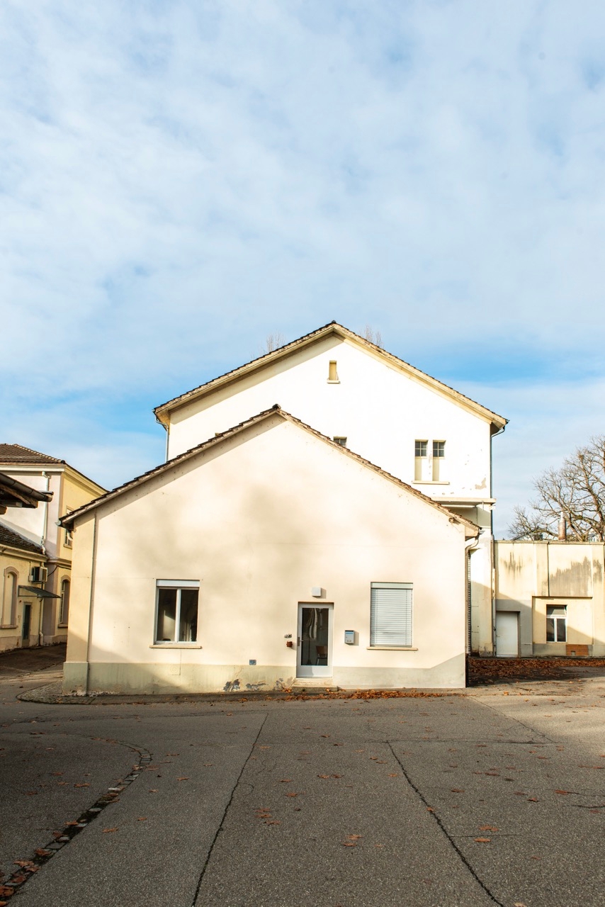 Blick zu Ateliers und grosser Halle.